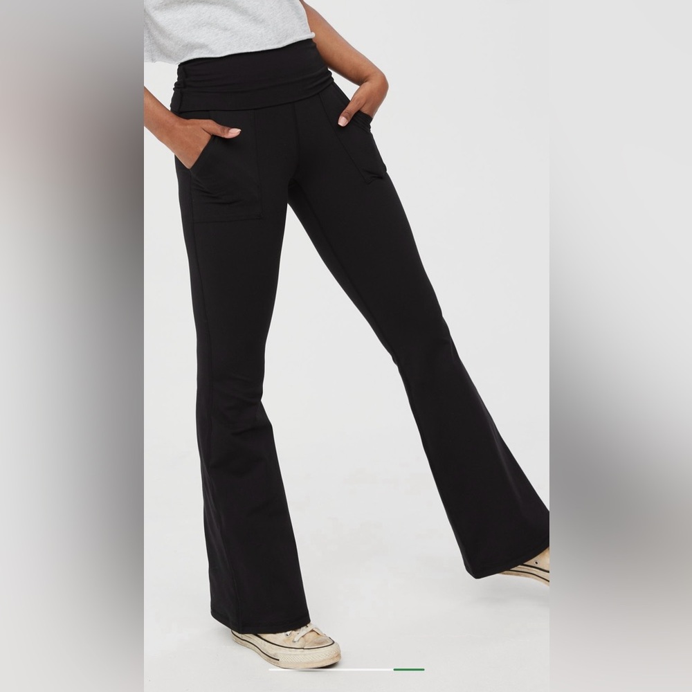 AERIE | the hugger foldover flares high rise in true black size small